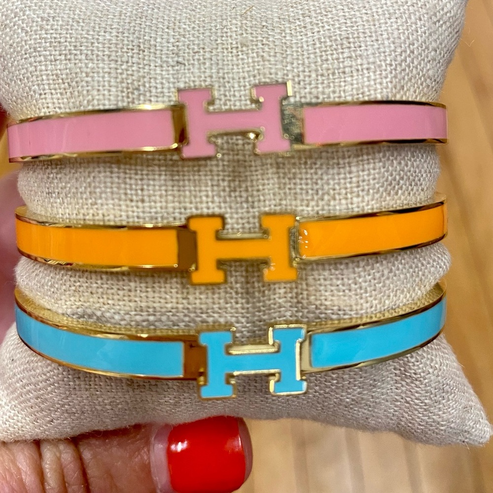 NWT H Bracelet in 3 colors!!